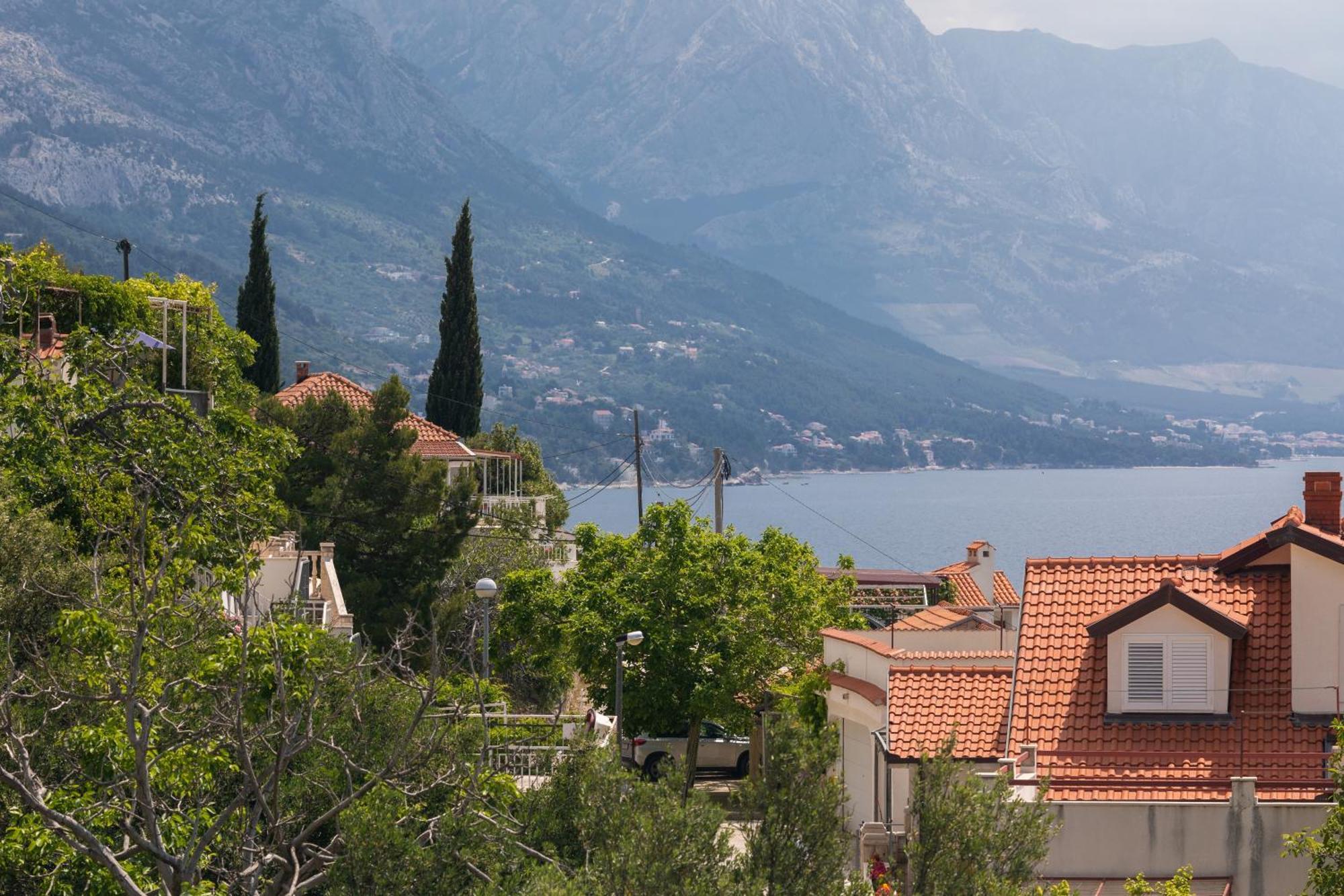 Apartments With A Parking Space Pisak, Omis - 5975 Exterior foto